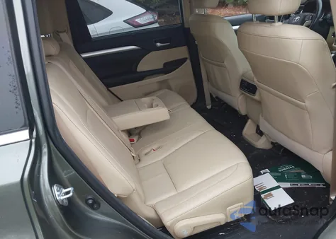 2015 Toyota Highlander Xle V6 z USA, uszkodzony, nr VIN 5TDJKRFH1FS192115